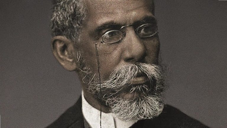 Machado de Assis é maior que Dickens, Balzac e Eça de Queiroz, diz crítico e escritor espanhol