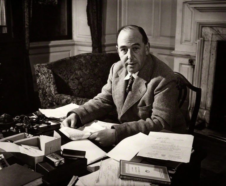 Três maneiras de escrever para crianças, segundo C. S. Lewis