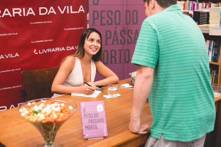 Editoras Nós e Edith lançam “O peso do pássaro morto”, romance de estreia de Aline Bei 8