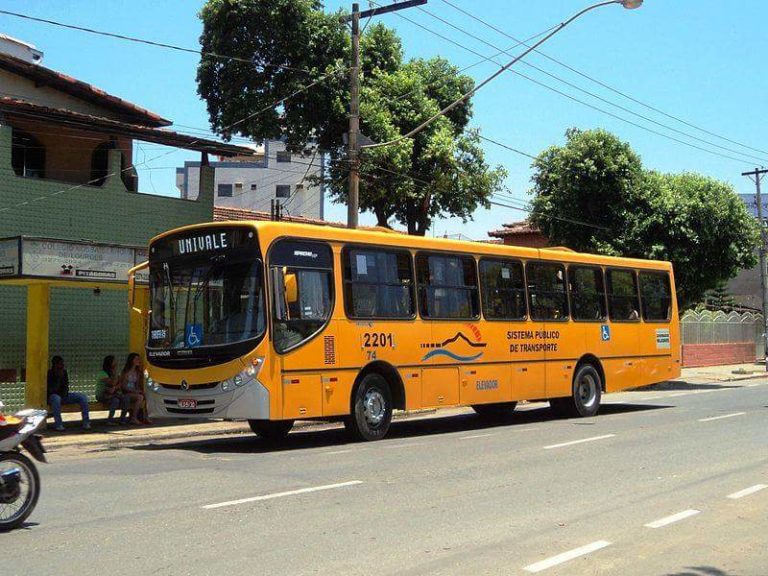 Vai cortar essa unha, menino!