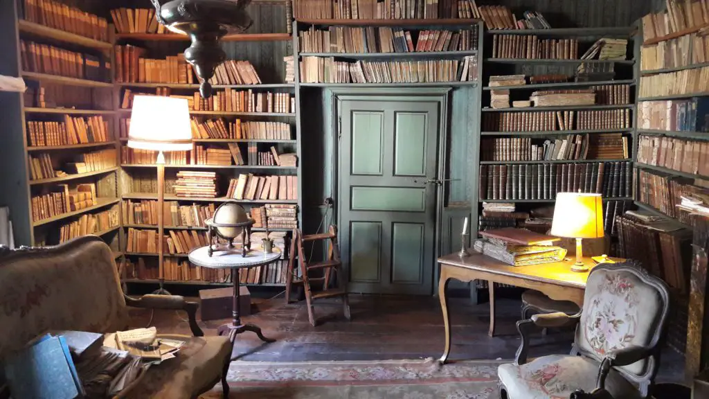 Biblioteca que passou 200 anos oculta é descoberta na Bélgica 4