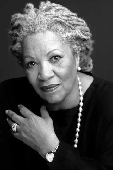 Celebrando o Mês da História Negra: 5 Autores Negros para Expandir Seus Horizontes Literários