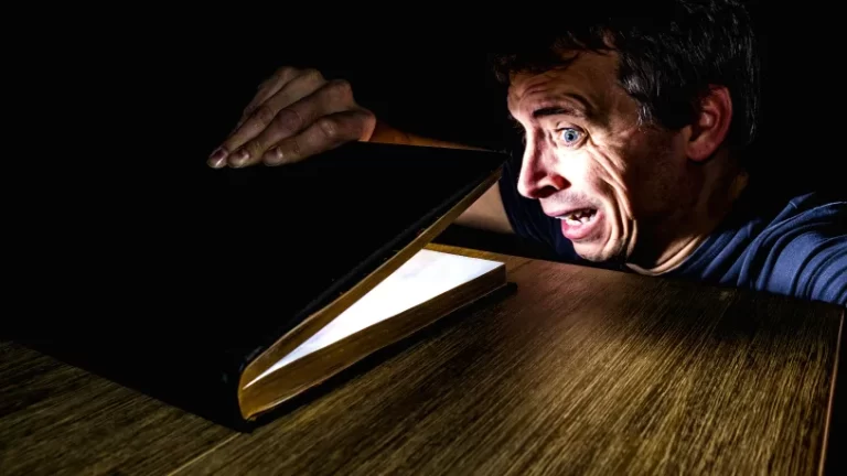 5 livros de terror que vão te deixar sem dormir