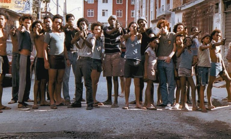 A Beleza e a Dureza do Cinema: Uma Análise Crítica do Filme “Cidade de Deus”