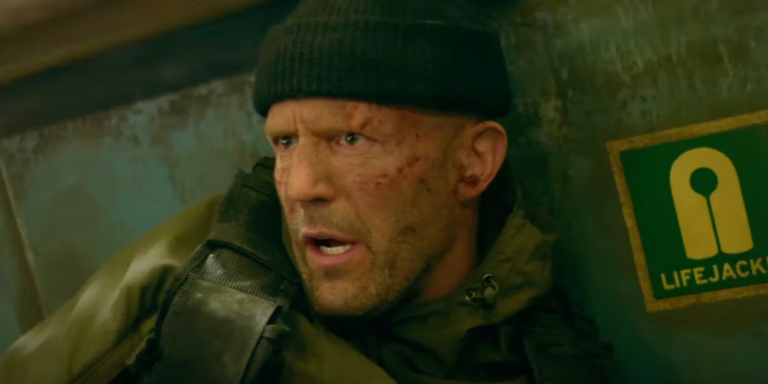 Os Mercenários 4: Jason Statham em uma Sequência de Ação Desastrosa