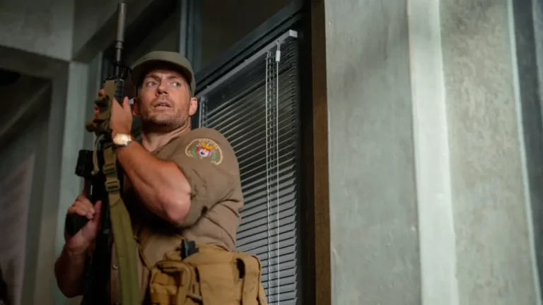 Na Zona Cinzenta Guy Ritchie acerta com Cavill e Gyllenhaal em dupla