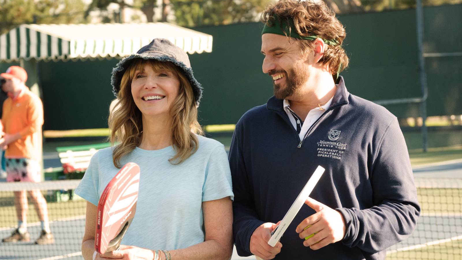 The Dink: o final de Jake Johnson explicado no trailer