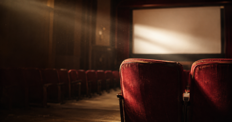 7 séries e filmes que trataram acompanhantes como gente de verdade (e por que isso importa)