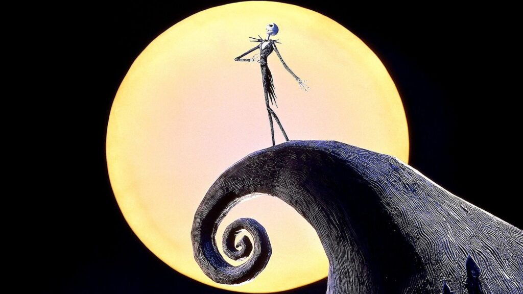 Jack Skellington no topo da colina espiral sob a lua cheia em O Estranho Mundo de Jack